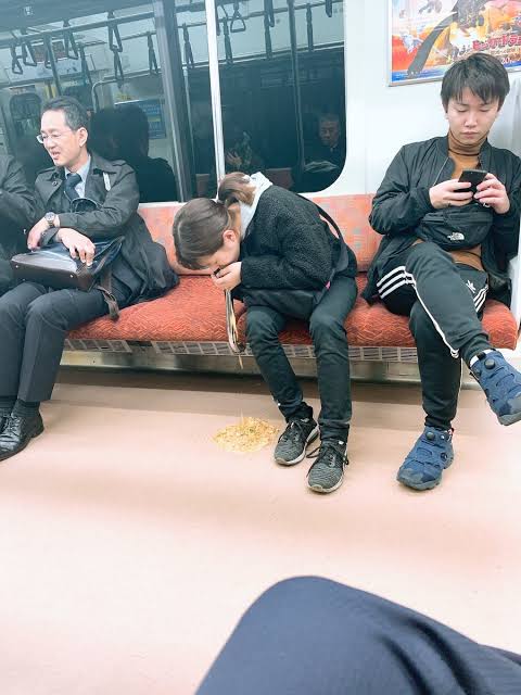 【東京】地べた寝そべり、ゴミ放置、嘔吐、トイレ…渋谷の路上飲み、“無法地帯”な実態 ★2  [首都圏の虎★]YouTube動画>4本 ->画像>57枚 