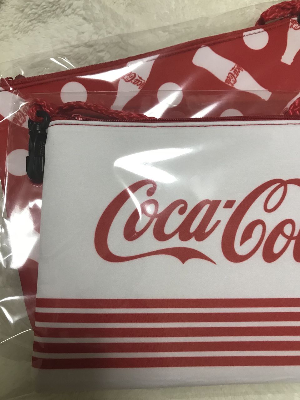 コカ コーラオリジナルサコッシュがファミリーマートでもらえる 節約と副収入で貯金を増やすブログ 目指せ金持ちライフ