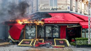 190316152403-01-france-protest-yellow-vest-0316-medium-plus-169