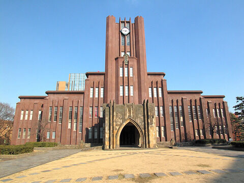 法学部と医学部って世間的により賢いと思われるのはどっち？