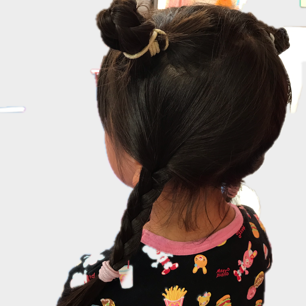 ゴムだけでできる子供のヘアアレンジ お団子三つ編み もにもにもも の すもももも ハンドメイドと料理と子育て