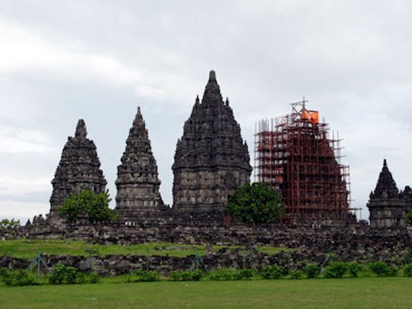 prambanan-1-thumb1