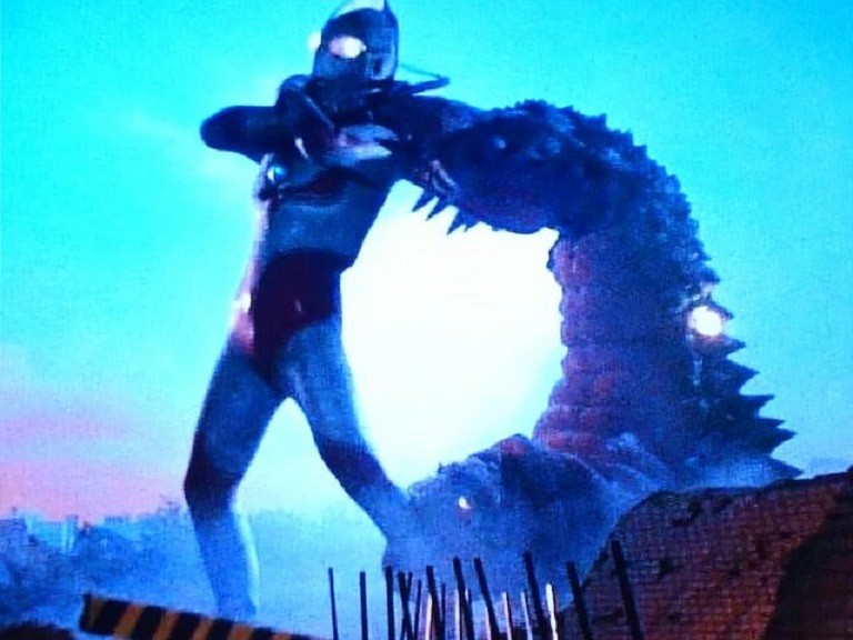 ウルトラ怪獣第8号：帰ってきたウルトラマン～ツインテール : HERO