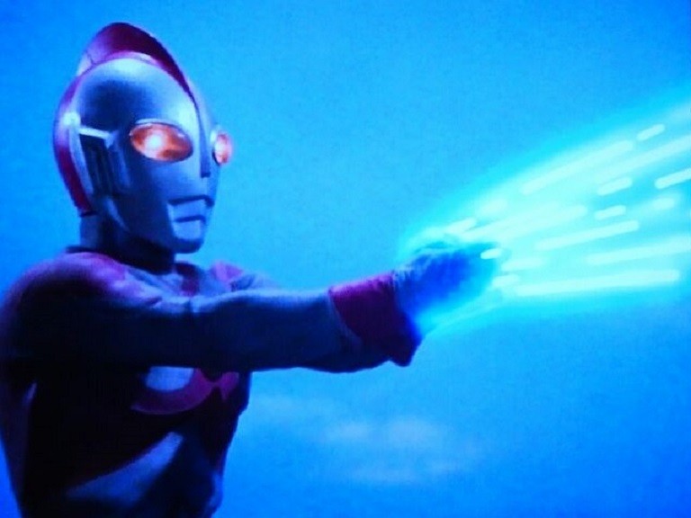 ウルトラストレートフラッシュ ウルトラマン80 ｈｅｒｏブログ 憧れた風と光の戦士たち