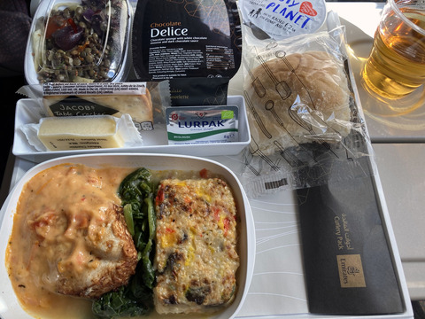 lunch_emirates_dxb