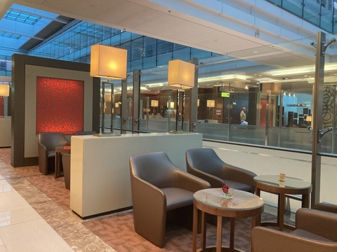 business-lounge-emirates-3