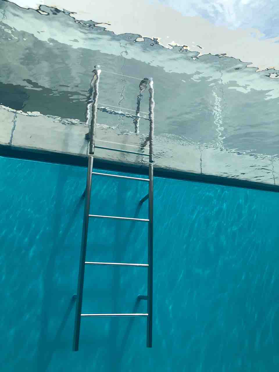 久しぶりにレアンドロのスイミングプールに入ってみた 月ふたつのつぶやき日記パート４