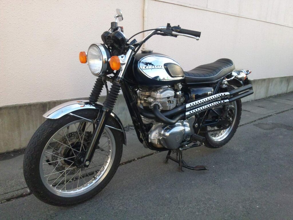 W650 ワンオフマフラー : レザークラフトと銀細工職人のバイクや車