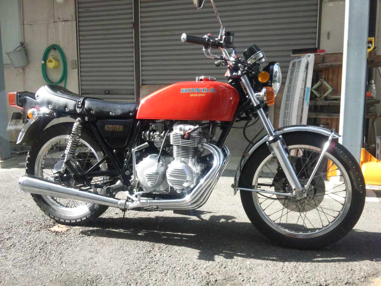 CB400Fのタイヤ交換 : レザークラフトと銀細工職人のバイクや CB400Fのタイヤ交換 : レザークラフトと銀細工職人のバイクや