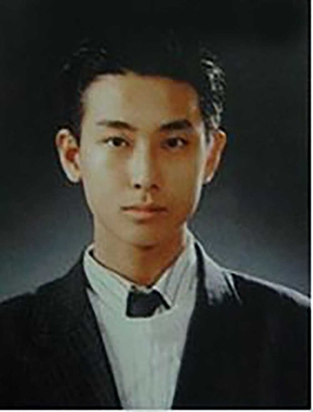 工作 チュ ジフン 卒業写真突き抜け伝わる 強烈な目つき 母胎美男 Moonlight Drop 工作 チュ ジフン 卒業写真突き抜け伝わる 強烈な目つき 母胎美男 Moonlight Drop
