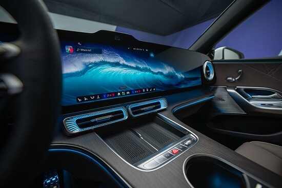 2026-Mercedes-Benz-C-Class-W520-15