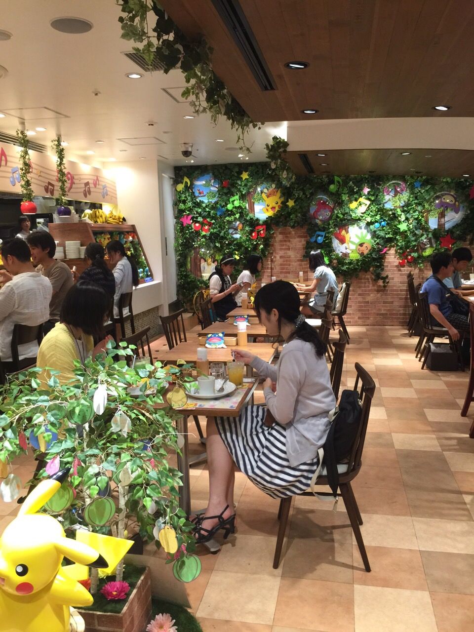 ピカチュウとポケモン音楽隊カフェ ポケットの中の戦争 ピカチュウとポケモン音楽隊カフェ ポケットの中の戦争