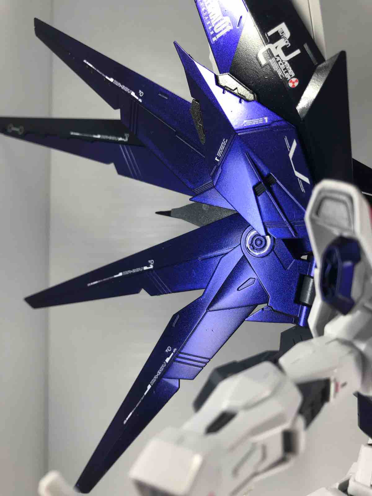 MG フリーダムガンダム　Ver.2.0 塗装完成品 MG フリーダムガンダム ver.2.0 全塗装済完成品 - メルカリ