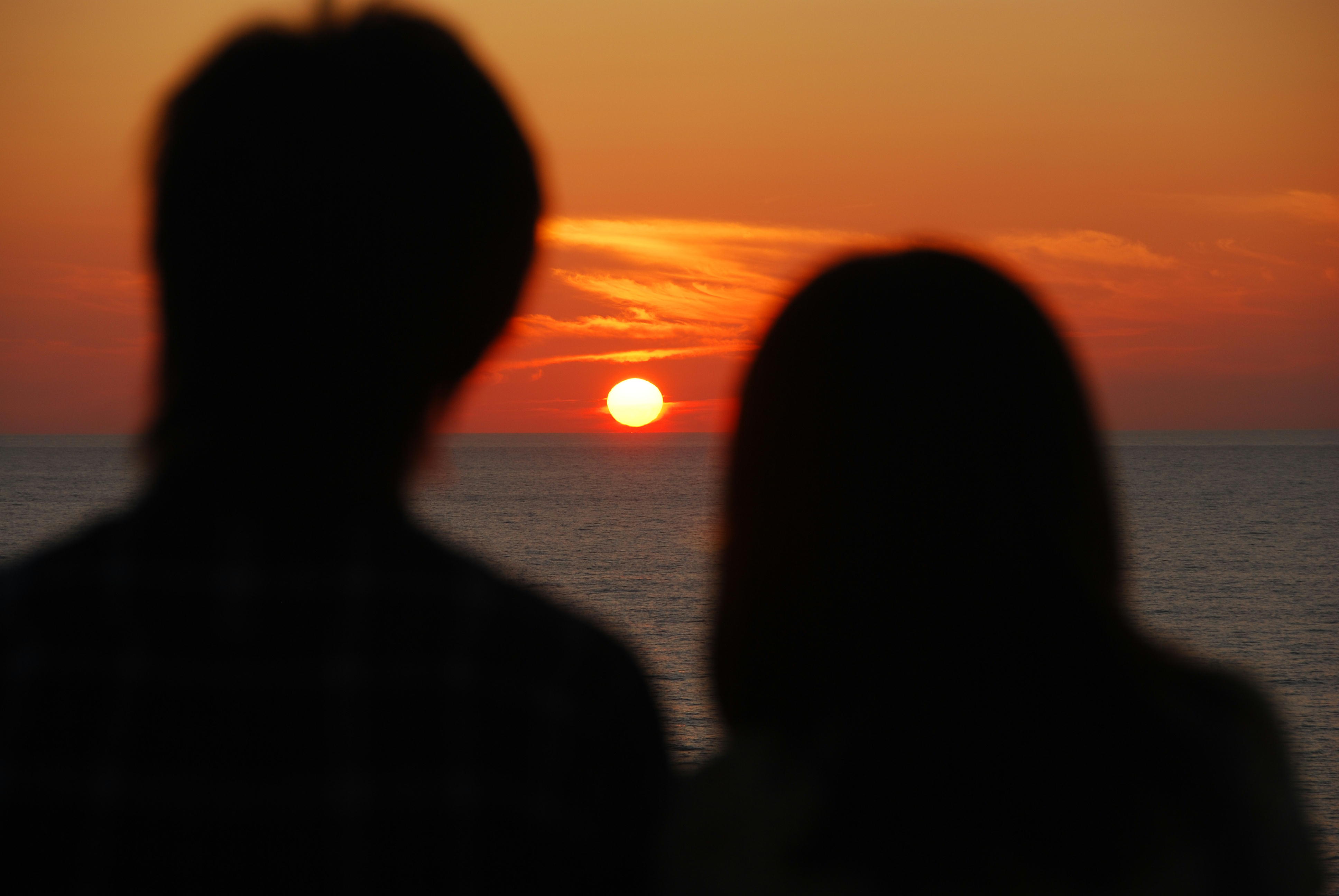 恋人岬 暑い日に熱いカップル 新潟の四季と自然