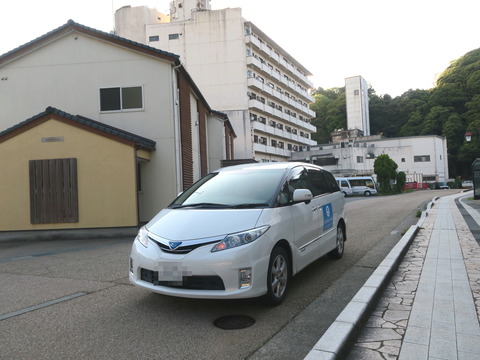 粟津温泉に到着したライドシェア車両