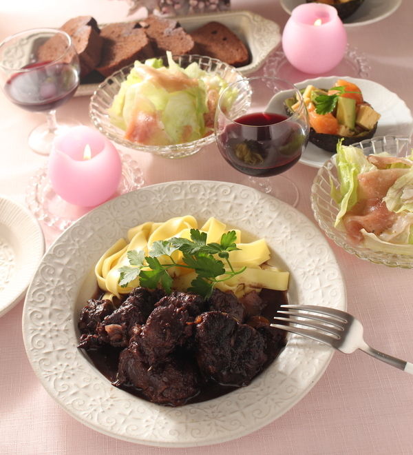 クローブ香る牛肉の赤ワイン煮込み 下鴨福助の花てまり弁当 もりもんのまいにちおいしい