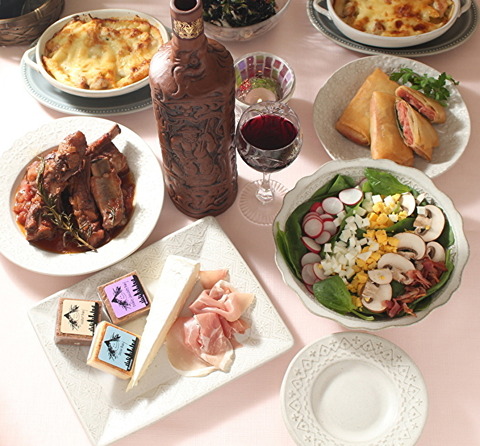 ジョージアの赤ワインとスペアリブのトマト煮と洋食の日 もりもんのまいにちおいしい