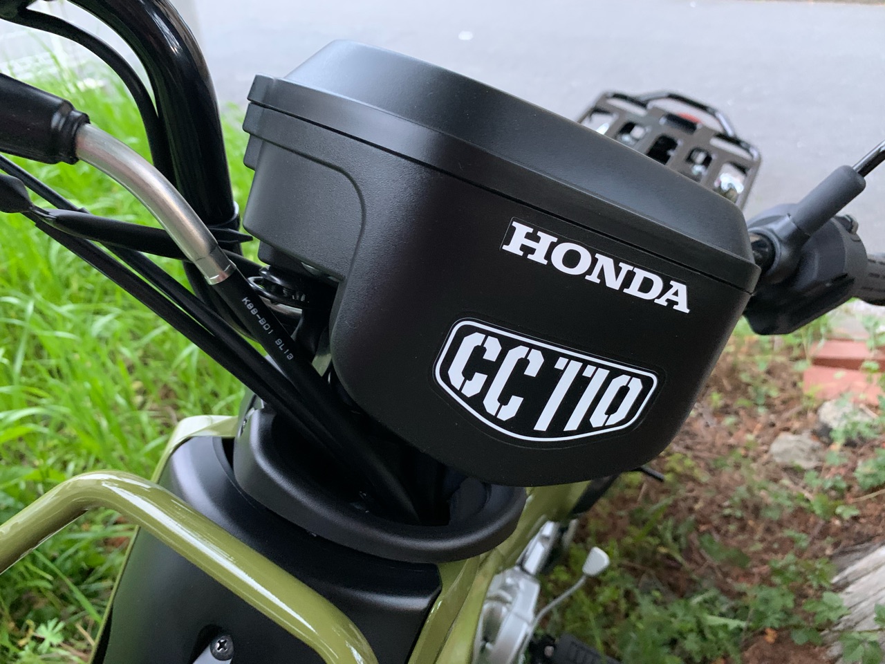愛車を守る おすすめ防水防風のバイクカバーは簡易ガレージ クロスカブで日本一周 外国人 愛車を守る おすすめ防水防風のバイクカバーは簡易ガレージ クロスカブで日本一周 外国人