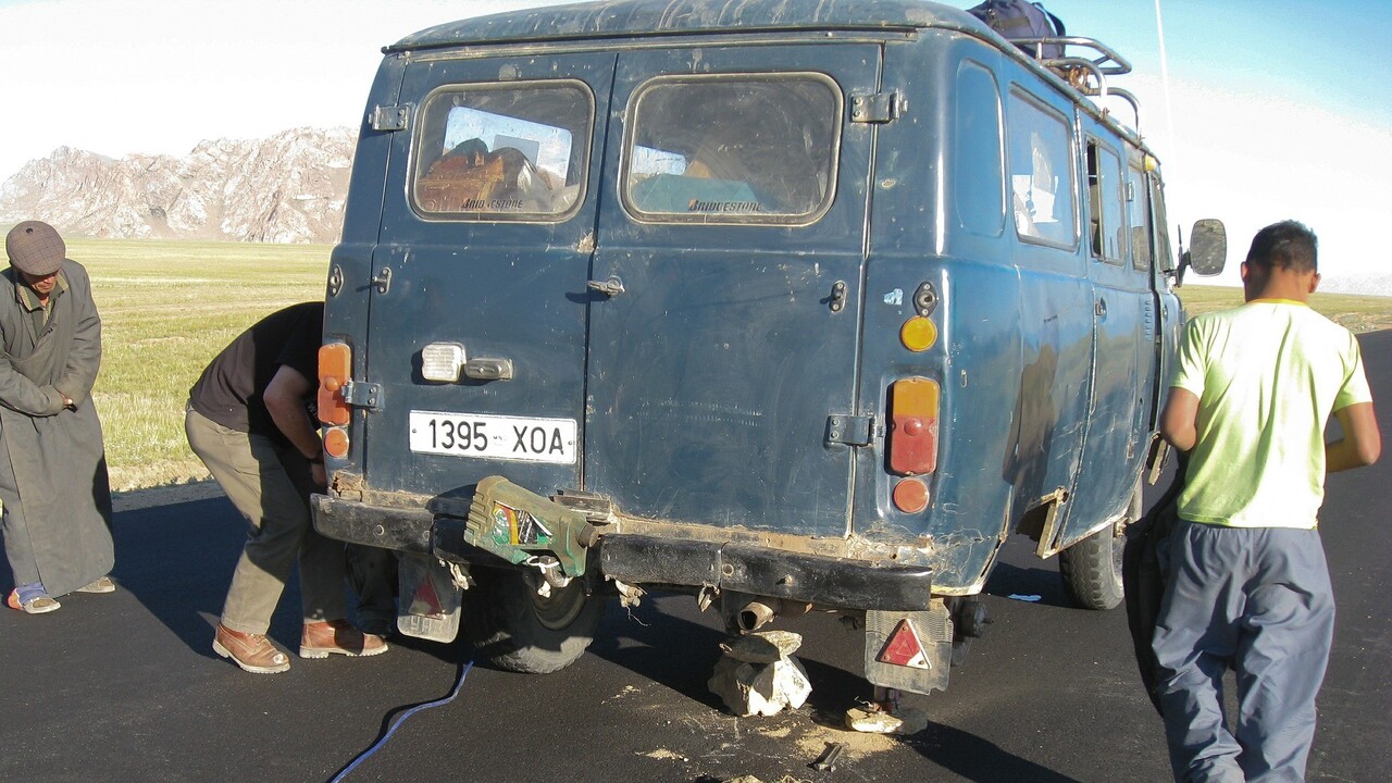 car-breakdown-487143_1920