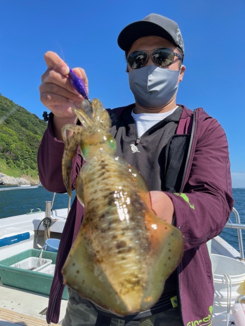 88199EF2-60BD-42B7-9F1A-90B81AC128F5