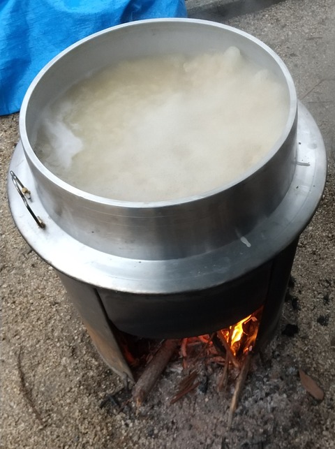 豆を煮る