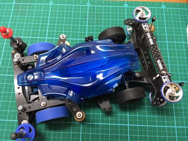 ミニ四駆エアロアバンテクリアボティのスプレー塗装仕上げ編 ミニ四駆エアロアバンテクリアボティのスプレー塗装仕上げ編