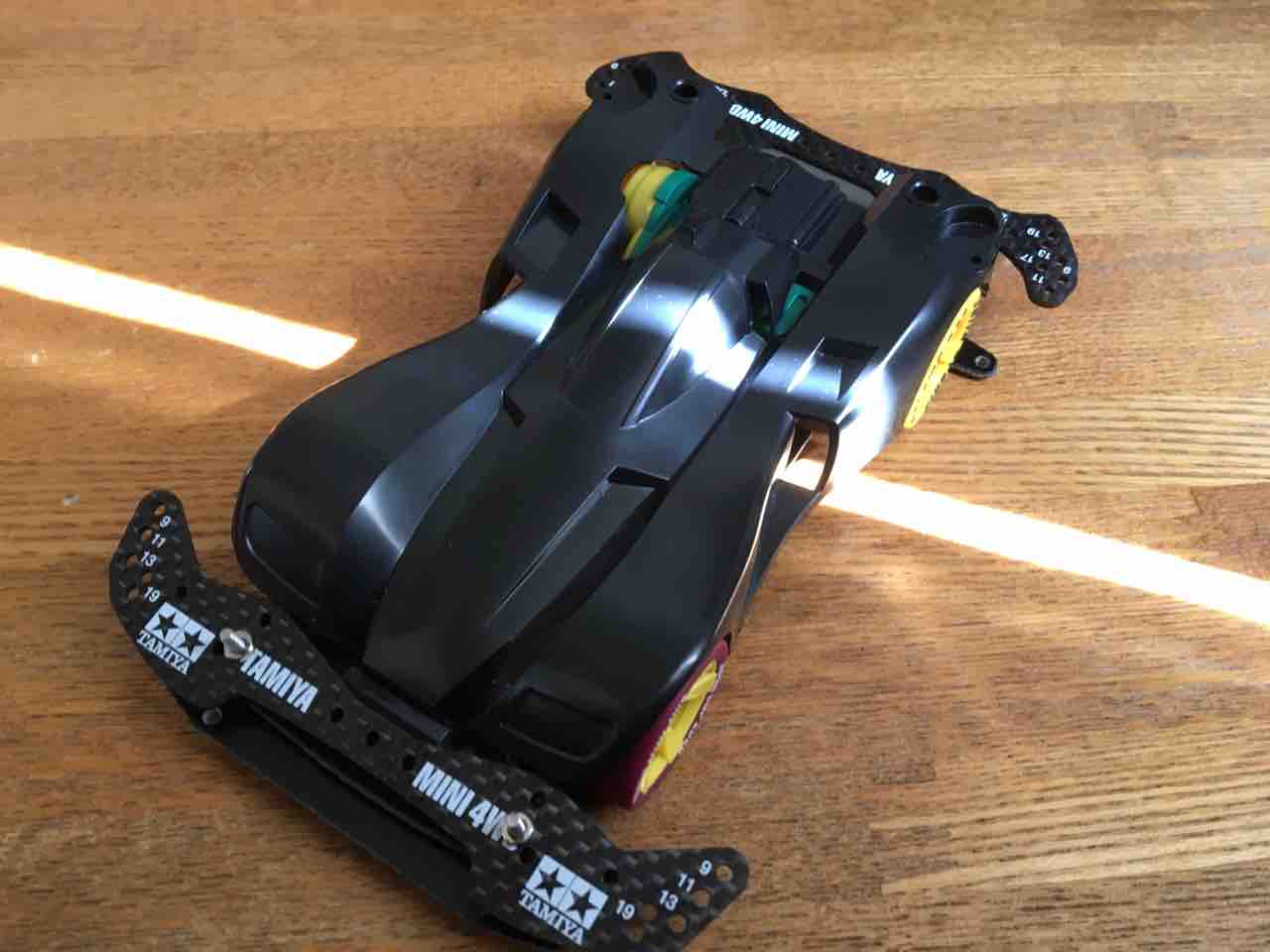 ミニ四駆ブログ S1シャーシマシン最速改造 バッテリーが浮く : 子育て
