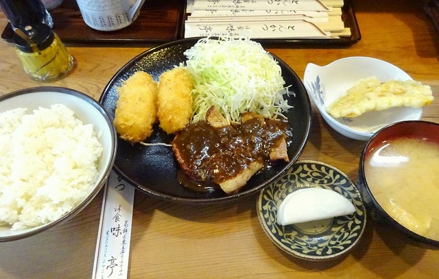 旨くてお得な立石の洋食 味亭 たぬきパラダイス