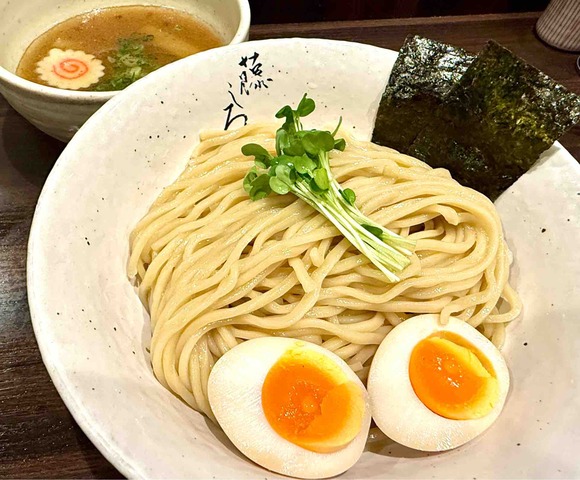 飽きない実力派　藤しろの鶏白湯つけ麺