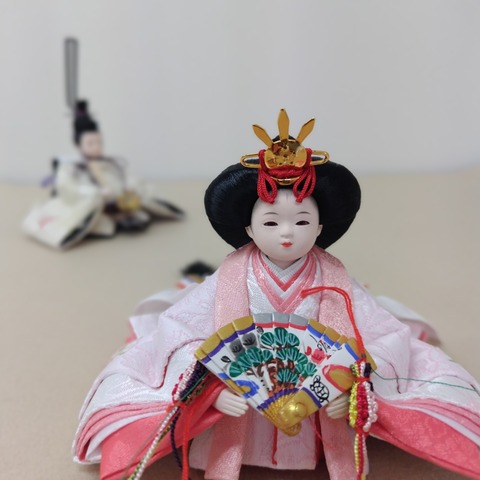 ひな人形親王飾　埼玉．鴻巣　広田屋　新品未使用　定価10万円相当 ひな人形親王飾 埼玉．鴻巣 広田屋 新品未使用 定価10万円相当 平飾