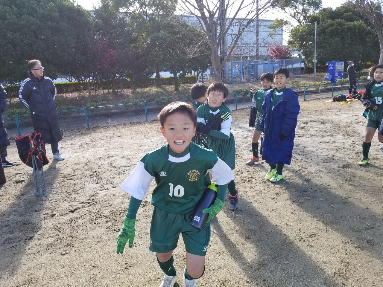 1 18 土 6年名古屋少年サッカー大会vs名東クラブ 於 富浜緑地 守山フットボールクラブのblog 1 18 土 6年名古屋少年サッカー大会vs名東クラブ 於 富浜緑地 守山フットボールクラブのblog