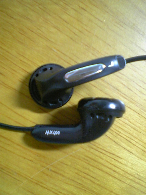 SENNHEISER 「MX400」 : モリヤモリの絶滅寸前日記