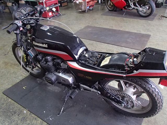 Z400GP レストア開始！！ : モリヤスBUILD & ENGINEERING PartⅡ