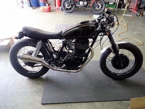 SR400 中古車仕上げ:純正ガソリンタンクの種類 | M.B.A.E.S SR400 中古車仕上げ:純正ガソリンタンクの種類 | M.B.A.E.S