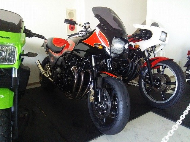 カワサキ空冷最大排気量”のGPZ1100Fをレストアする : モリヤスBUILD