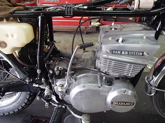 動画あり 実働外し GT380 エンジン クランクシャフト OHベース サンパチ 動画あり 実働外し GT380 エンジン クランクシャフト OHベース