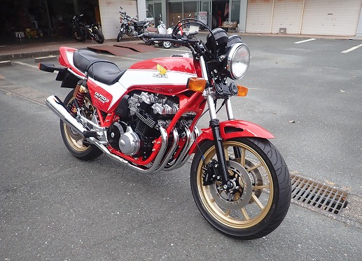 Cb750fb ﾎﾞﾙﾄﾞｰﾙ ﾌﾙﾚｽﾄｱ 完 人それぞれのcb750fというバイクの位置 モリヤスbuild Engineering Part