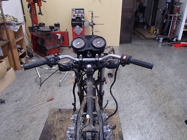 400エンジンを載せる為のフレーム加工 : モリヤスBUILD&ENGINEERING