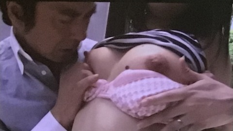 AEFA7565-8BA3-4C8C-A287-3AF0F0BE0B22