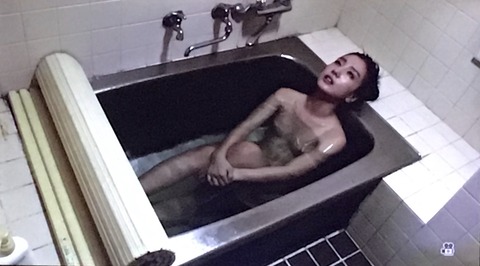 8D21C1F4-E0BD-4E63-A33A-61E034063A0F