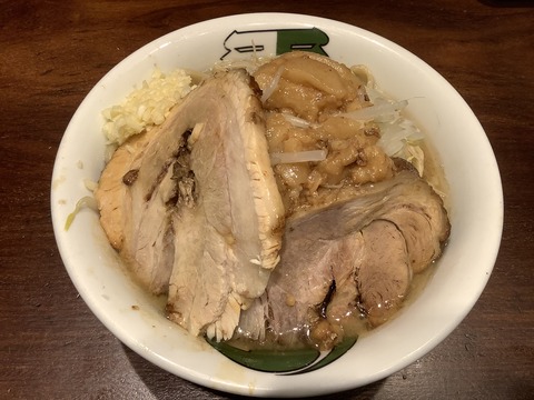 ラーメン 雷 東京本丸店