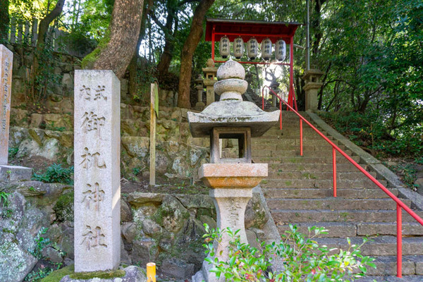 御机神社紅葉-21102819