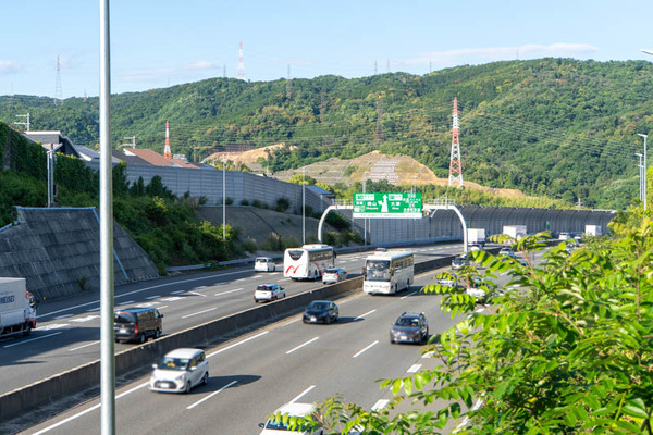 新名神「高槻JCT〜高槻IC」上下線が夜間通行止めになるみたい。11月10日〜22日