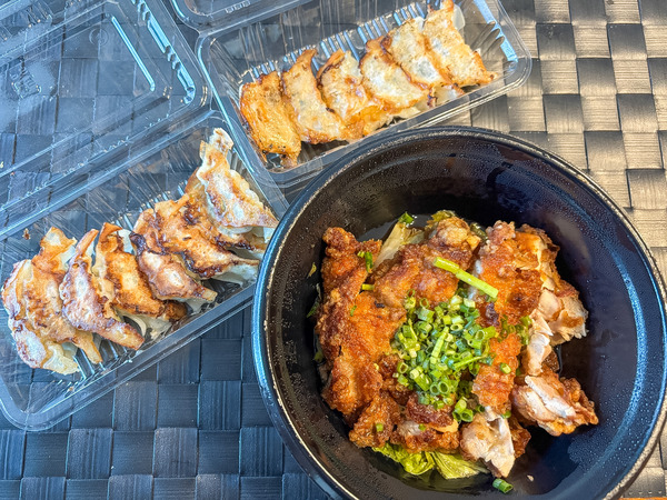 高槻市寿町 飲々菜々8