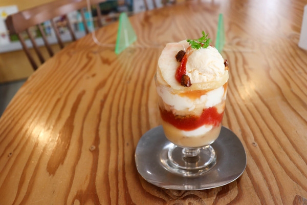 高槻市北園町_eaterySUN_あじわい桃パフェ