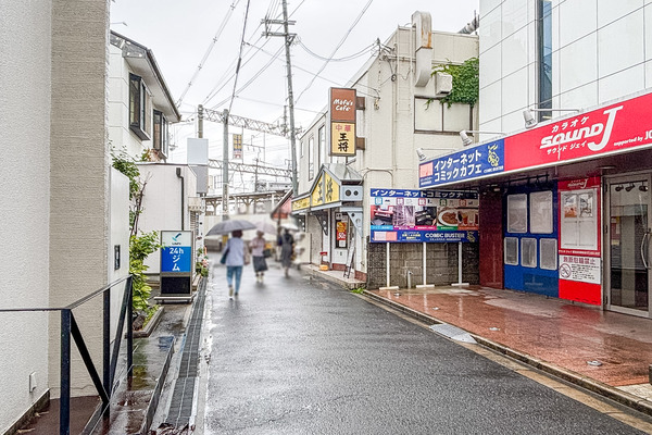 富田町　コミックバスター　2