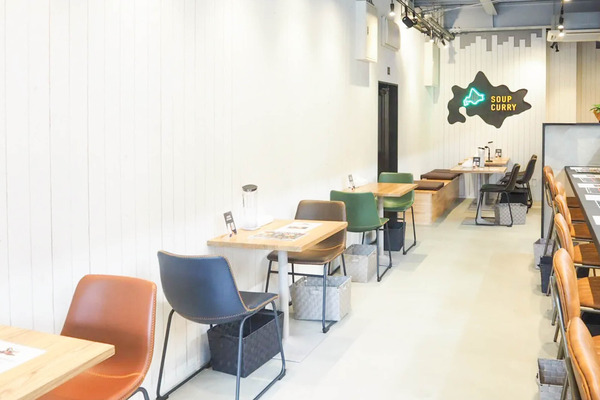 高槻市城北町 タイガーカレー 店内