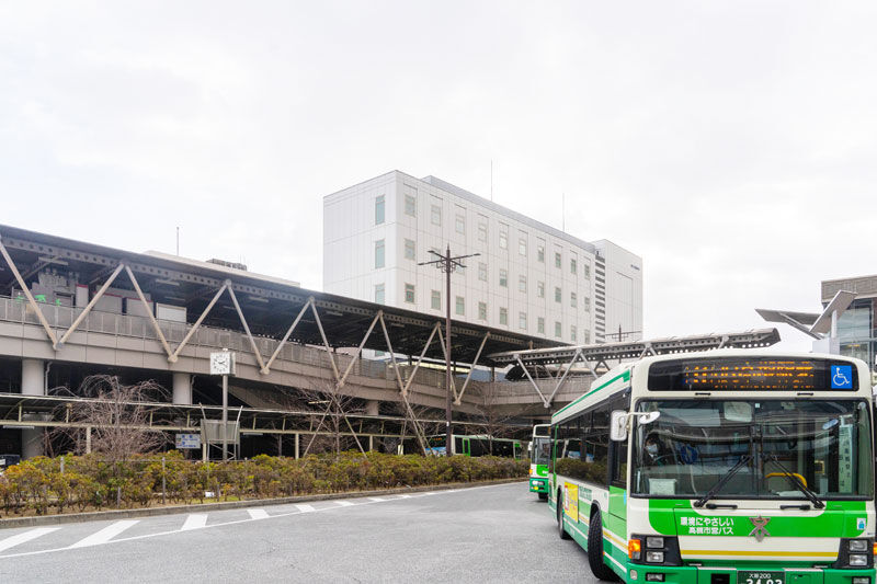 絶対動かないおじさんvs市バス って高槻でのツイートがバズってる 高槻つーしん