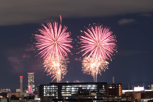 高槻から見た今あがってる万博の花火