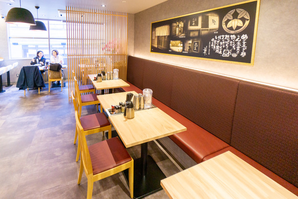 EMIRU-20111879